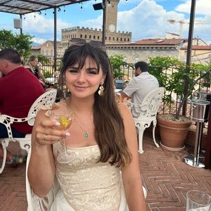 Meet your Posher, Caroline